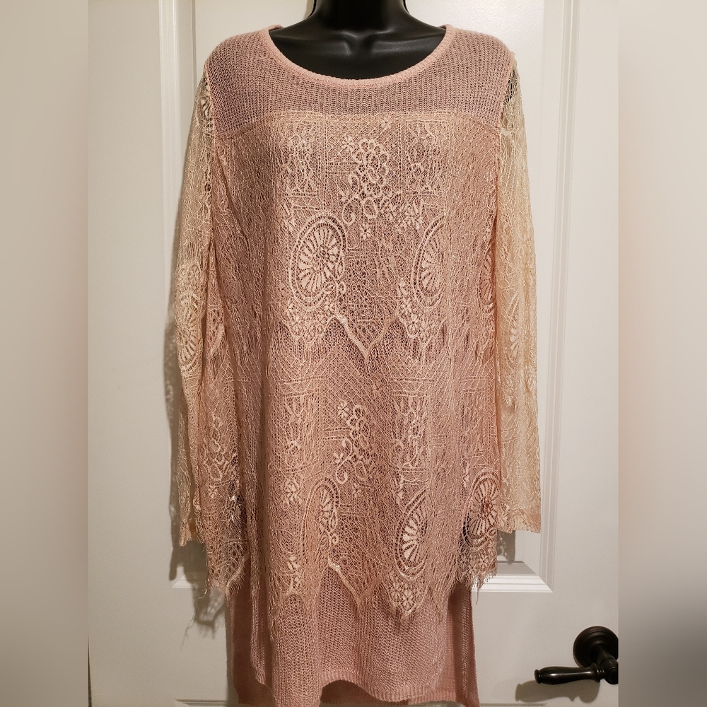 NWT Beautiful blush pink lace/crochet linen tunic by John Fashion. Sz Med